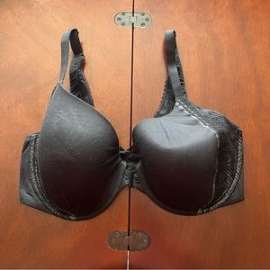 Women’s Victorias Secret front closure lightly lined Body by Victoria bra